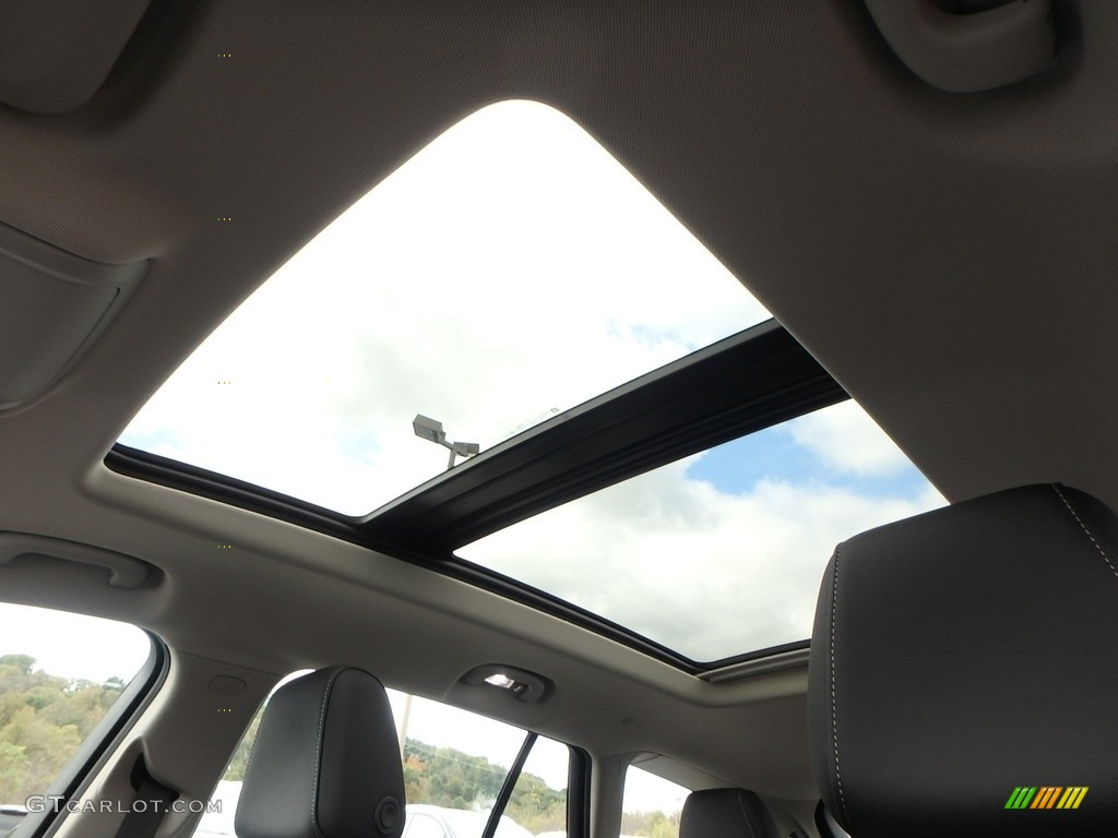 2018 Buick Regal TourX Essence AWD Sunroof Photo #129877825
