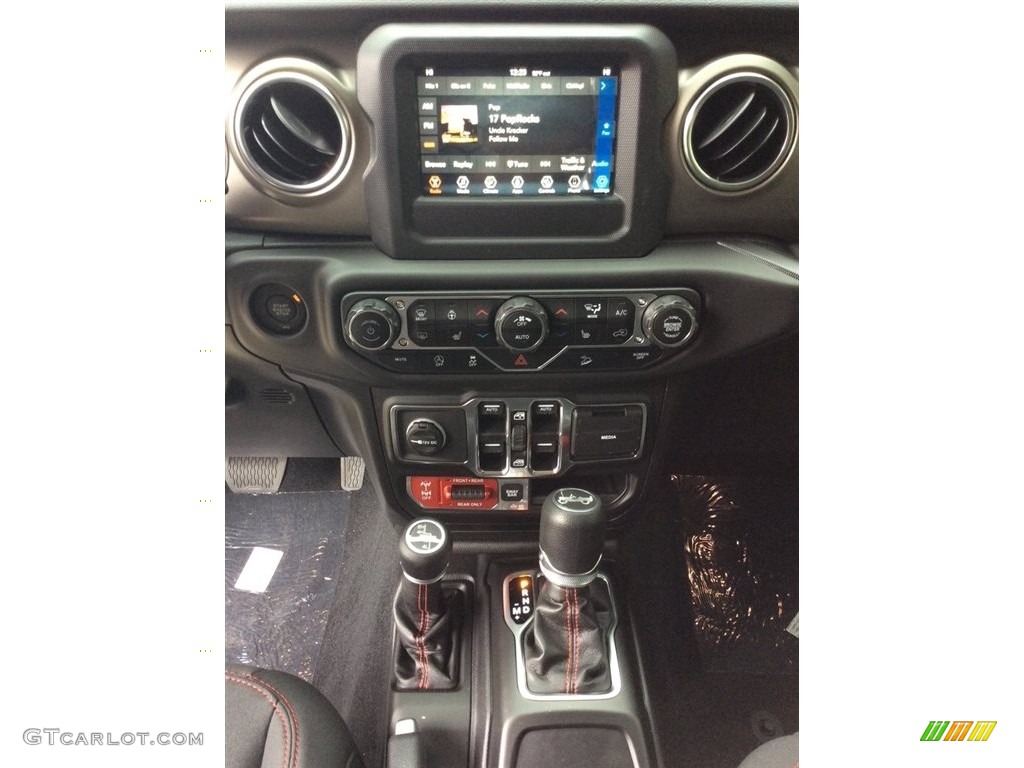 2018 Jeep Wrangler Unlimited Rubicon 4x4 Transmission Photos