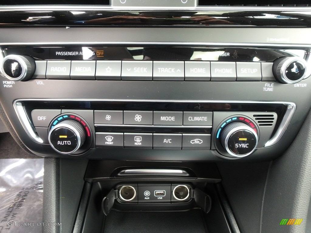 2019 Kia Optima S Controls Photo #129885703