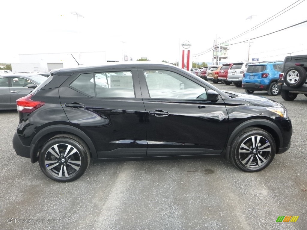 Super Black 2018 Nissan Kicks SV Exterior Photo #129887341