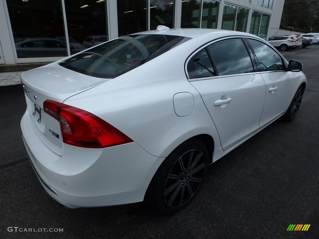 2018 S60 T5 AWD - Ice White / Black photo #3