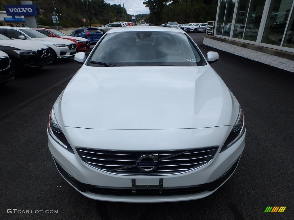 2018 S60 T5 AWD - Ice White / Black photo #8