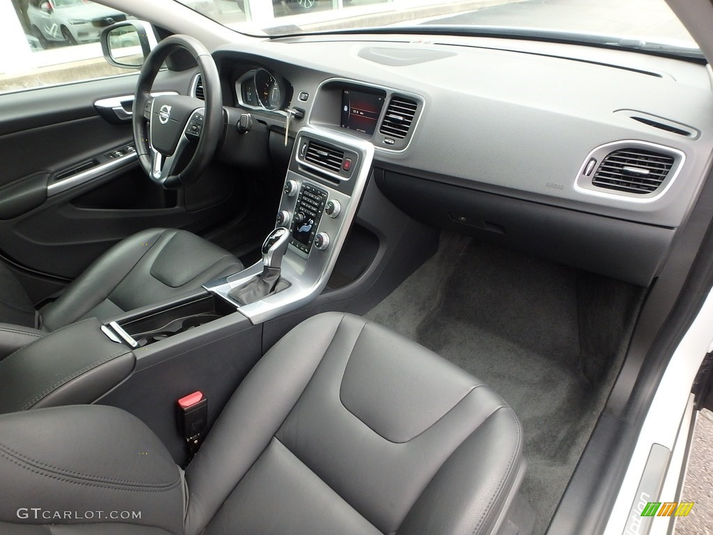 2018 S60 T5 AWD - Ice White / Black photo #11