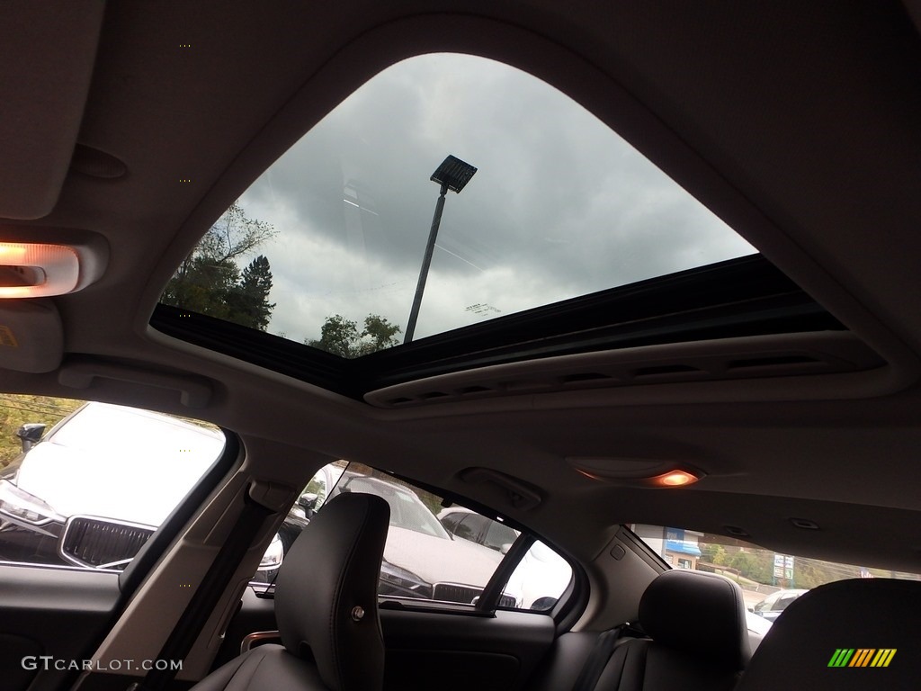 2018 S60 T5 AWD - Ice White / Black photo #20