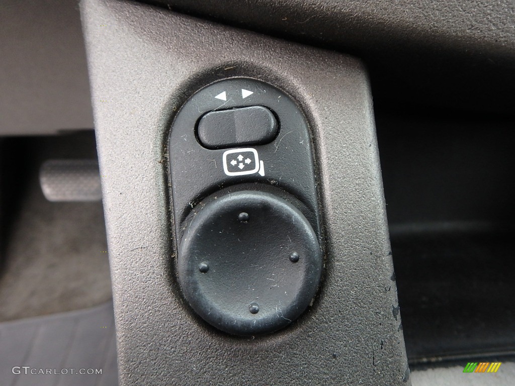 2005 VUE V6 AWD - Black Onyx / Gray photo #28