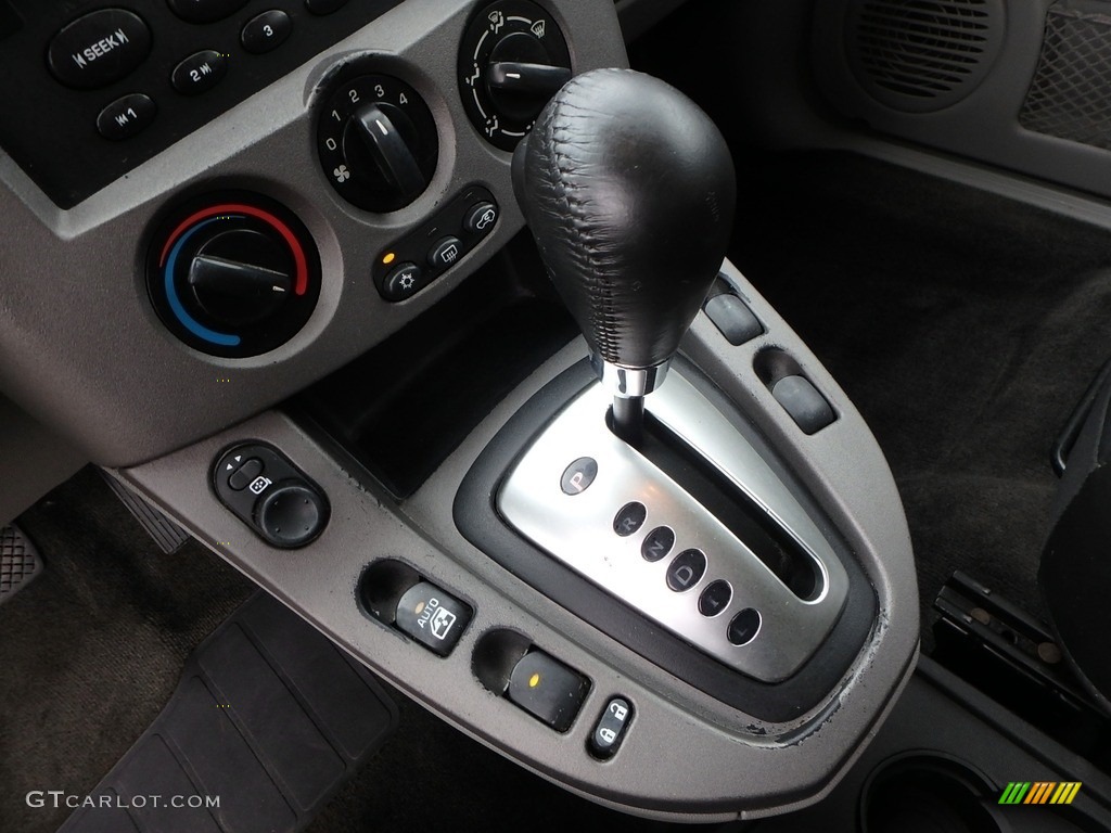 2005 VUE V6 AWD - Black Onyx / Gray photo #30