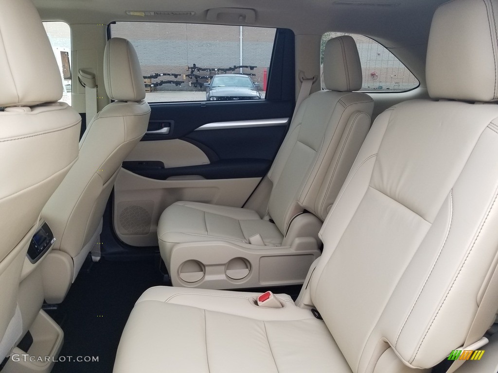 2019 Highlander XLE AWD - Blizzard Pearl White / Almond photo #4