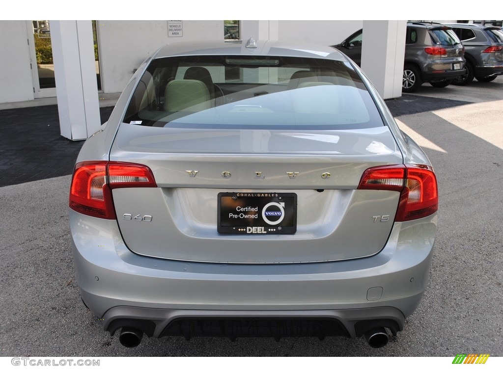 2018 S60 T5 Dynamic - Electric Silver Metallic / Beige photo #8