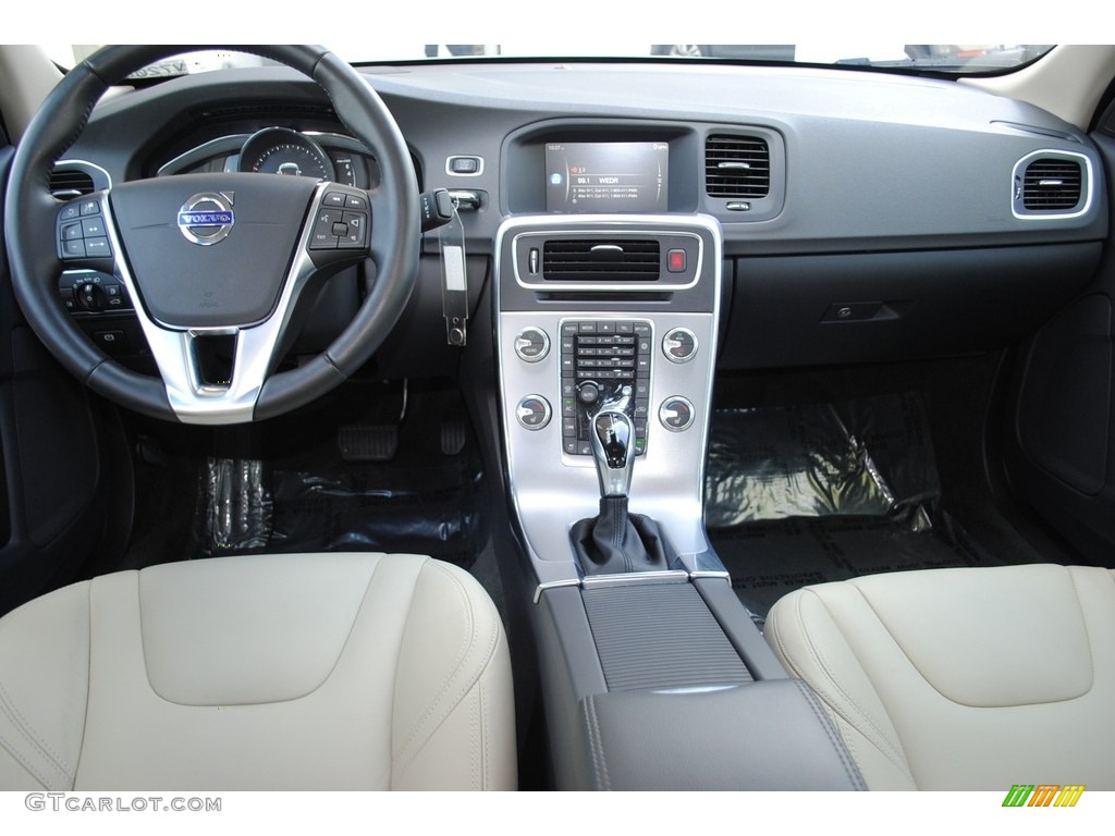 2018 Volvo S60 T5 Dynamic Beige Dashboard Photo #129895972