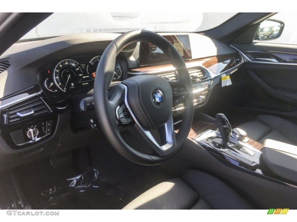2019 5 Series 530e iPerformance Sedan - Jet Black / Black photo #4