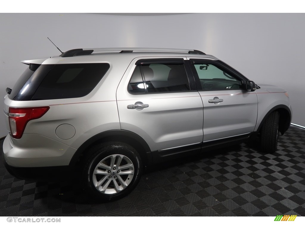 2013 Explorer XLT 4WD - Ingot Silver Metallic / Charcoal Black photo #13