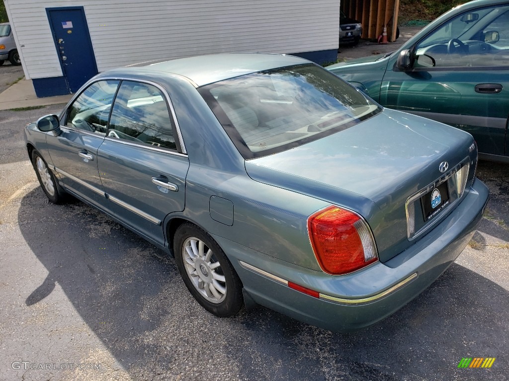 2005 XG350 L - Celadon Green / Beige photo #2