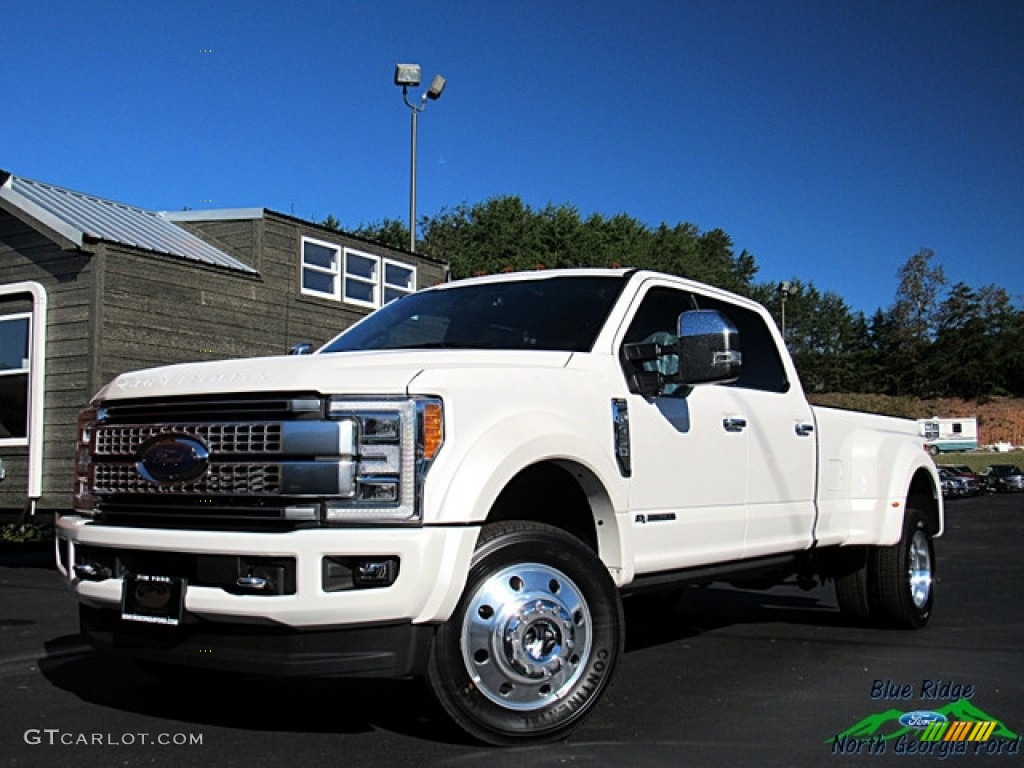 2019 F450 Super Duty Platinum Crew Cab 4x4 - White Platinum Metallic Tri-Coat / Black photo #1