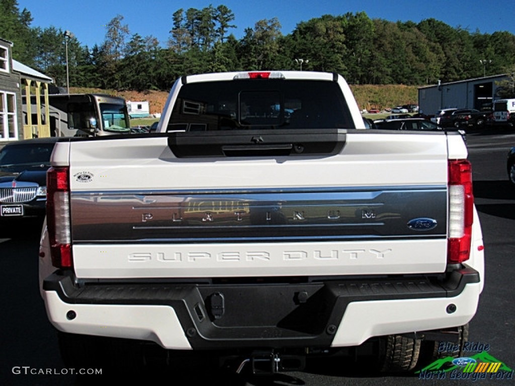 2019 F450 Super Duty Platinum Crew Cab 4x4 - White Platinum Metallic Tri-Coat / Black photo #4