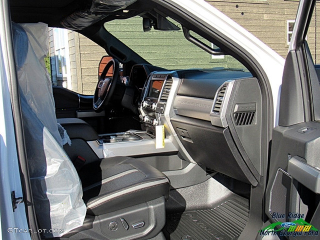 2019 F450 Super Duty Platinum Crew Cab 4x4 - White Platinum Metallic Tri-Coat / Black photo #36