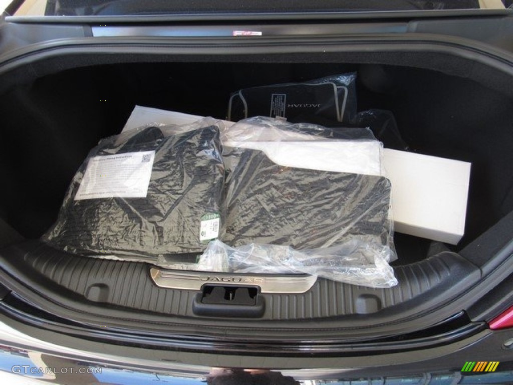 2019 Jaguar XJ R-Sport Trunk Photos