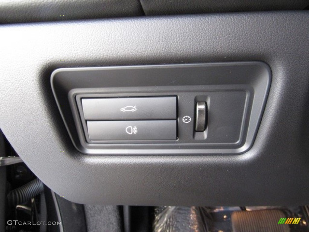 2019 Jaguar XJ R-Sport Controls Photo #129906219