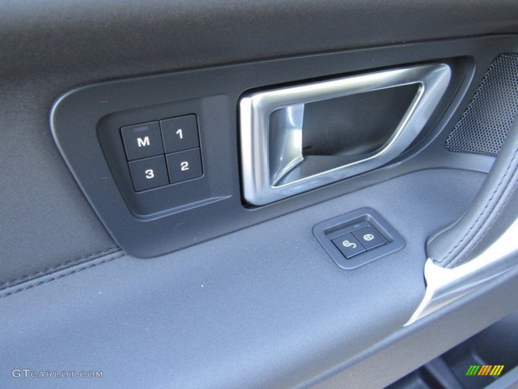 2019 Land Rover Discovery Sport HSE Controls Photo #129908616
