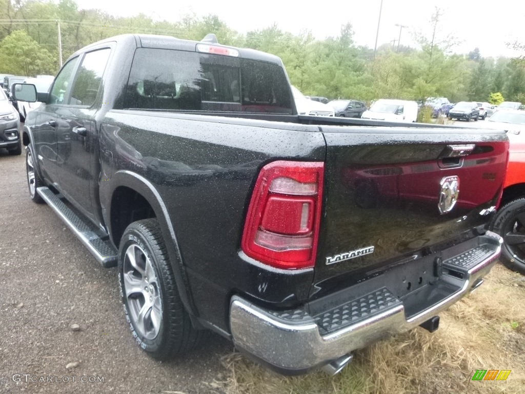 2019 1500 Laramie Crew Cab 4x4 - Diamond Black Crystal Pearl / Black photo #3