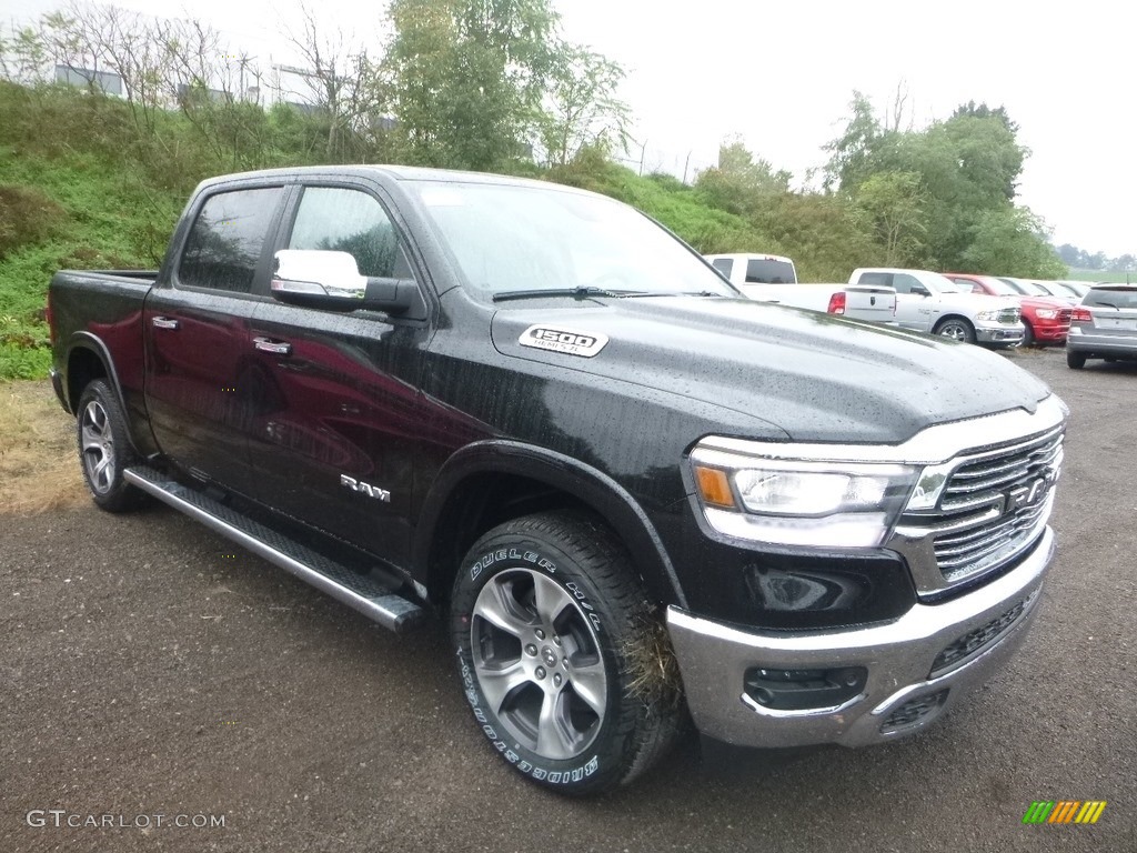 2019 1500 Laramie Crew Cab 4x4 - Diamond Black Crystal Pearl / Black photo #7
