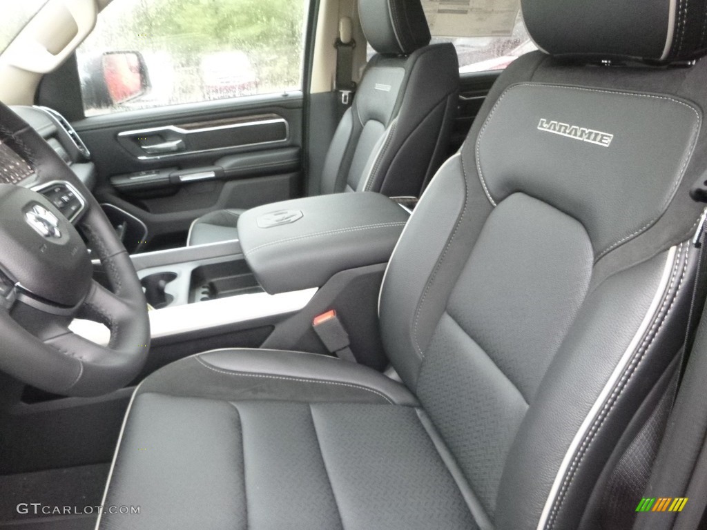 2019 1500 Laramie Crew Cab 4x4 - Diamond Black Crystal Pearl / Black photo #16