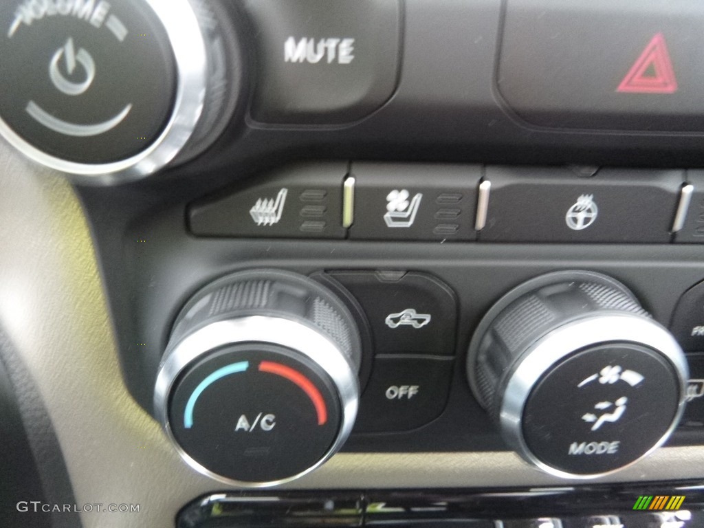 2019 1500 Laramie Crew Cab 4x4 - Diamond Black Crystal Pearl / Black photo #20