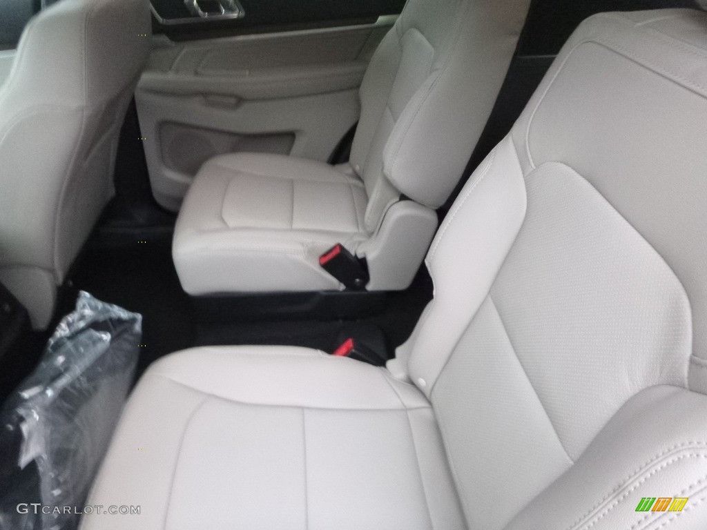 2018 Explorer Limited 4WD - White Platinum / Medium Stone photo #8