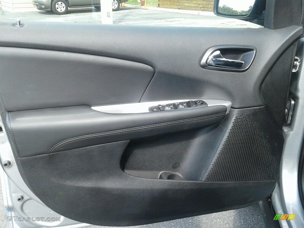 2018 Dodge Journey SXT Door Panel Photos