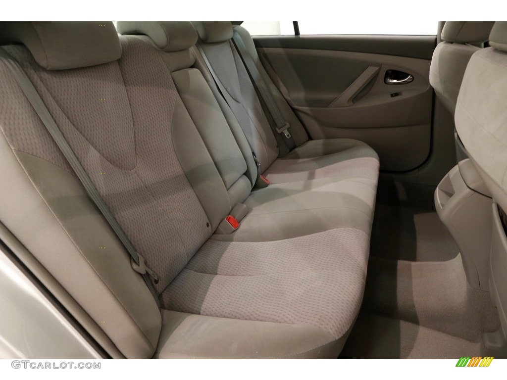 2011 Camry LE - Classic Silver Metallic / Ash photo #15