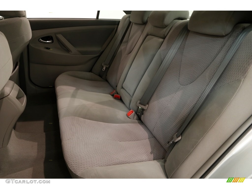 2011 Camry LE - Classic Silver Metallic / Ash photo #16