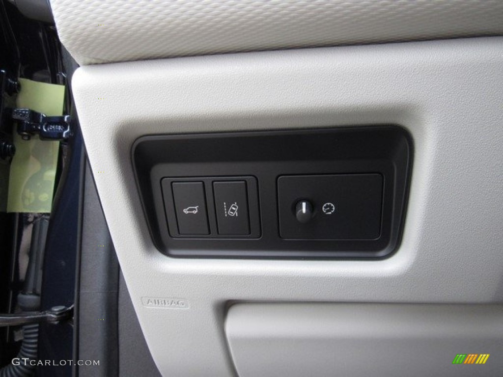 2019 Land Rover Discovery Sport HSE Controls Photo #129928591