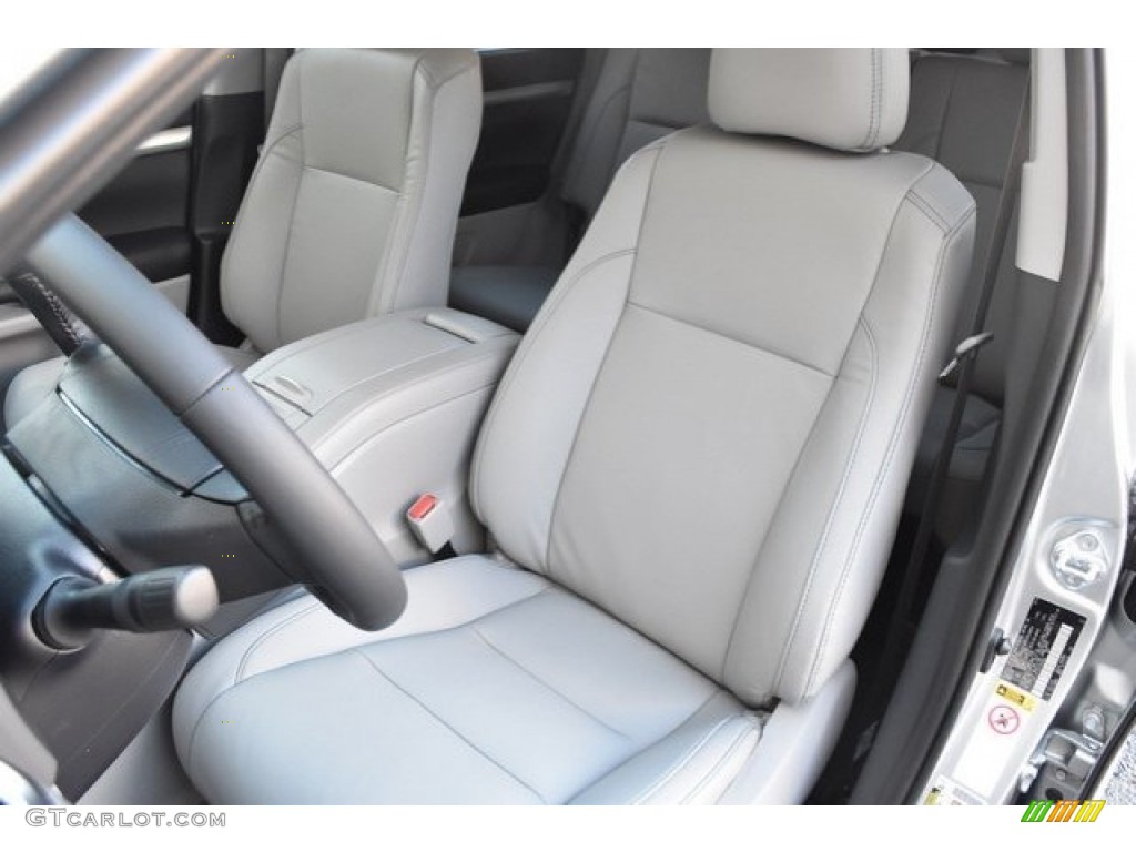 2019 Toyota Highlander XLE AWD Front Seat Photo #129929296