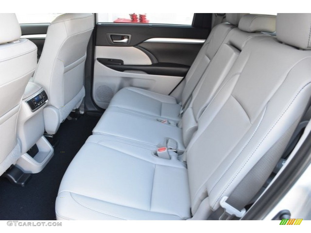 2019 Toyota Highlander XLE AWD Rear Seat Photo #129929442