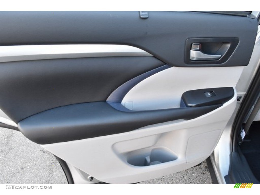 2019 Toyota Highlander XLE AWD Ash Door Panel Photo #129929602