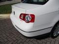 Candy White - Passat Komfort Sedan Photo No. 17