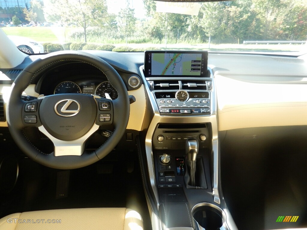 2019 NX 300 AWD - Matador Red Mica / Creme photo #3