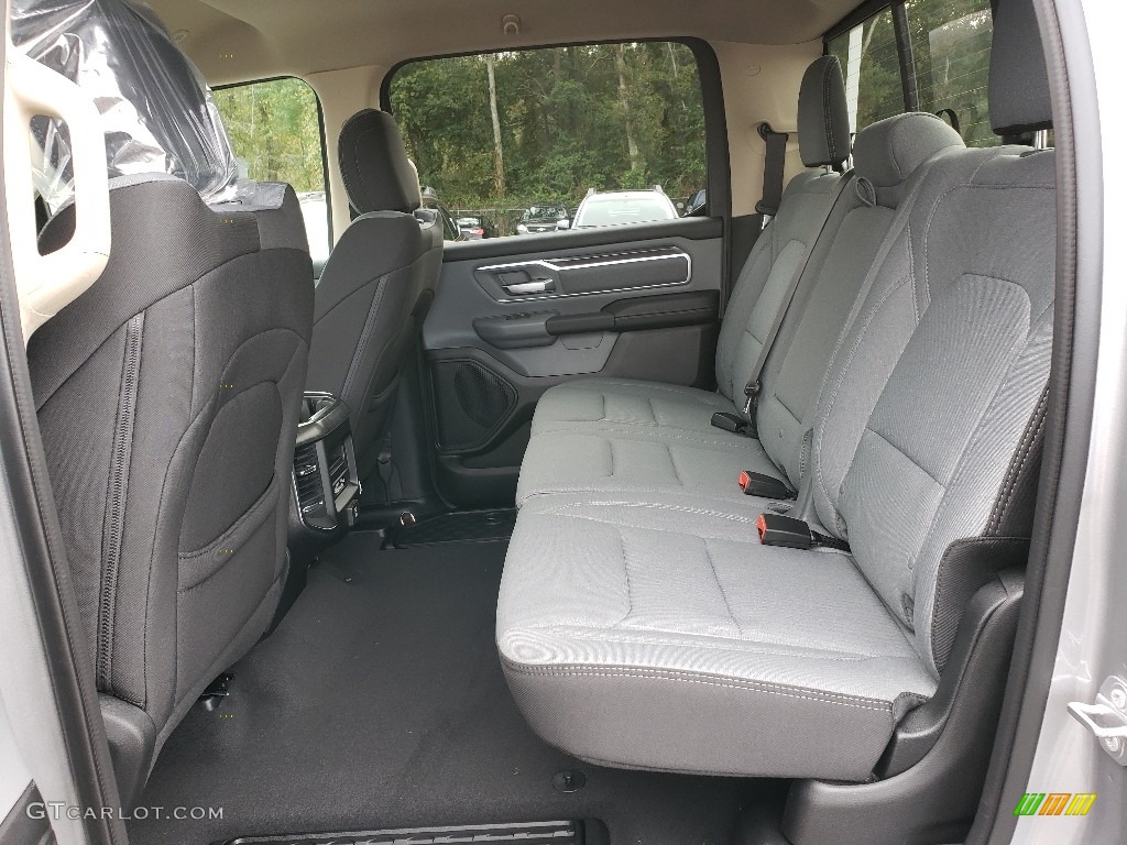 2019 1500 Big Horn Crew Cab 4x4 - Billett Silver Metallic / Black/Diesel Gray photo #6