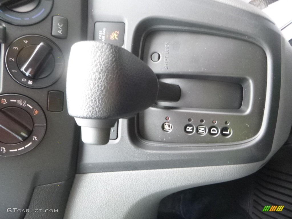 2019 Nissan NV200 S Transmission Photos