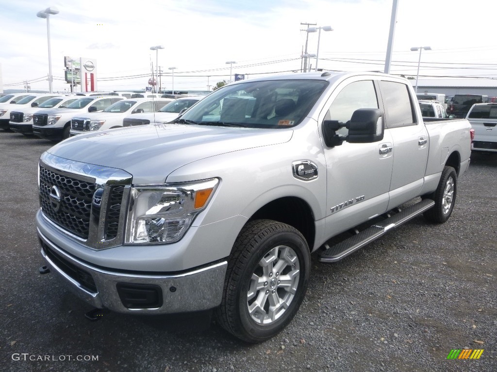 2018 TITAN XD SV Crew Cab 4x4 - Brilliant Silver / Black photo #8