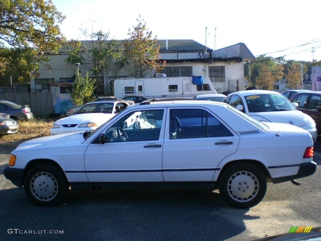 White Mercedes-Benz 190 Class