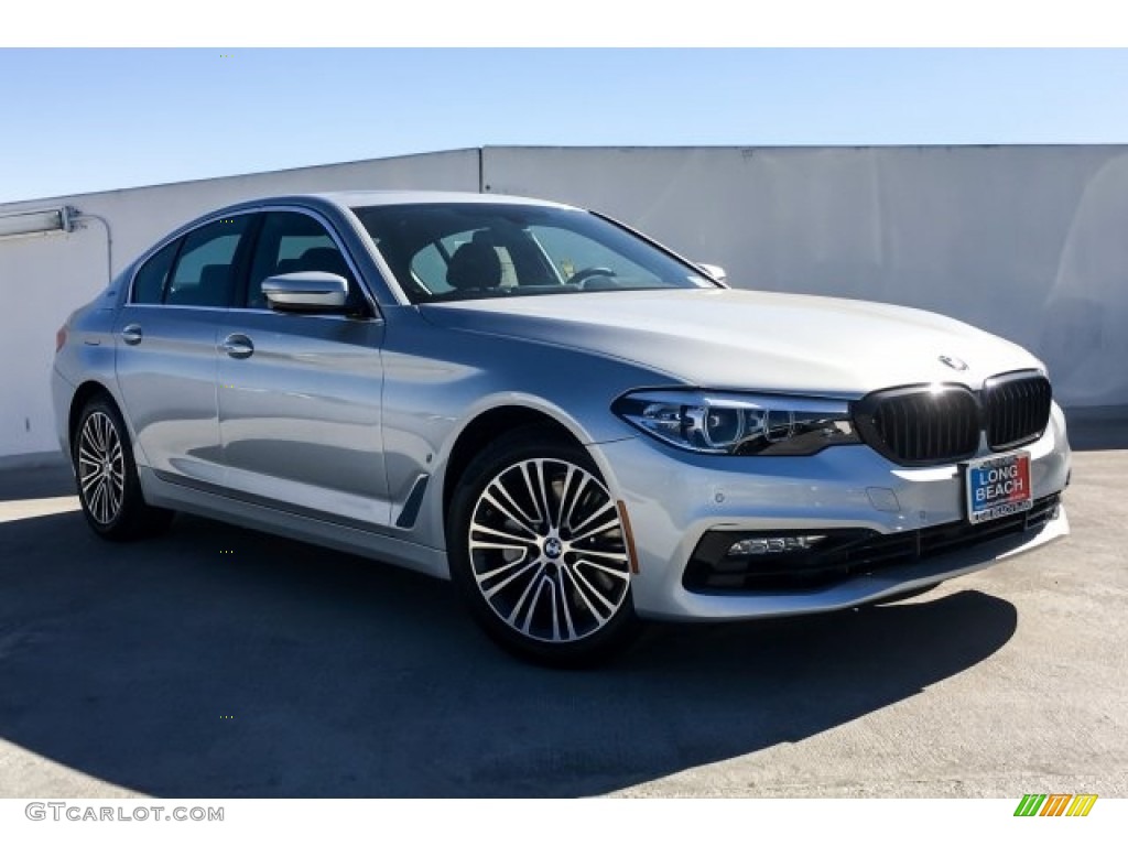 2018 5 Series 530e iPerfomance Sedan - Glacier Silver Metallic / Black photo #12