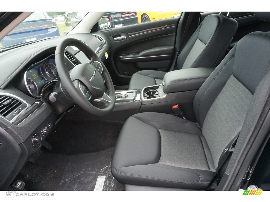 Black Interior 2019 Chrysler 300 Touring Photo #129950281
