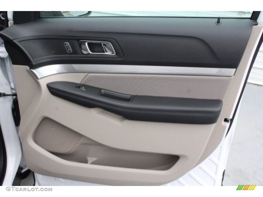 2018 Explorer FWD - Oxford White / Medium Stone photo #31