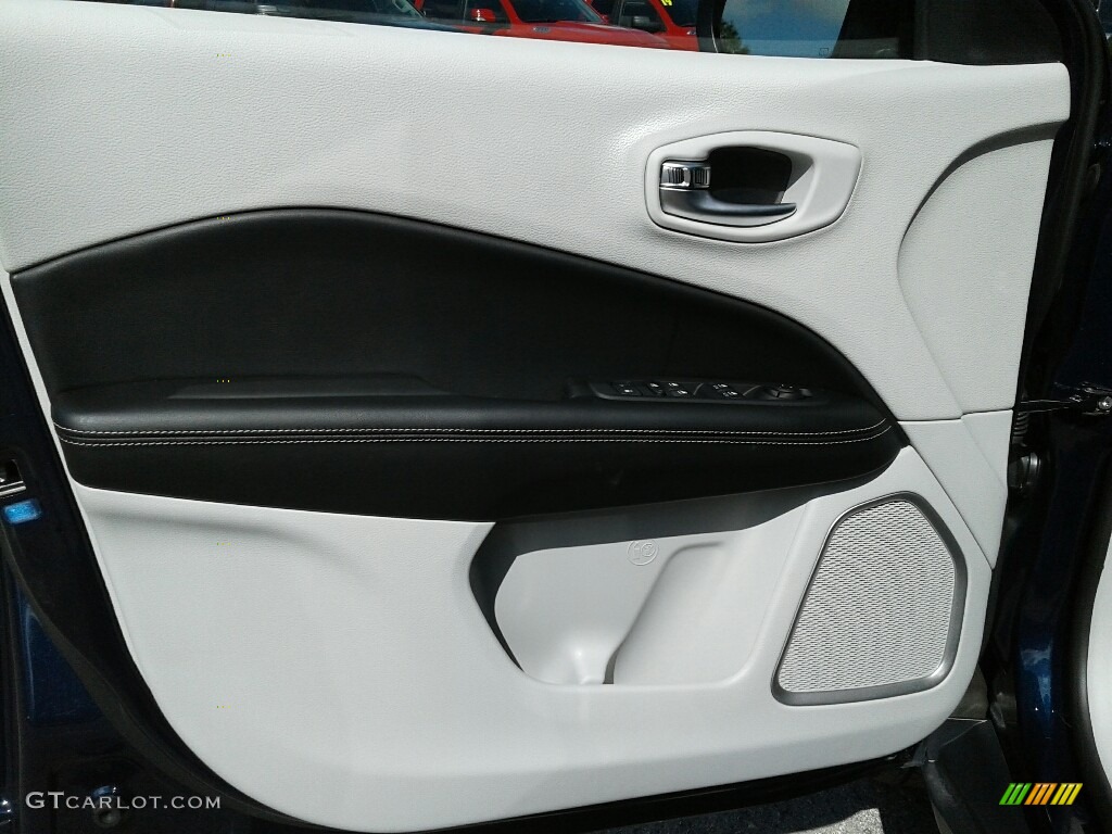 2019 Jeep Compass Latitude Black/Ski Gray Door Panel Photo #129958003