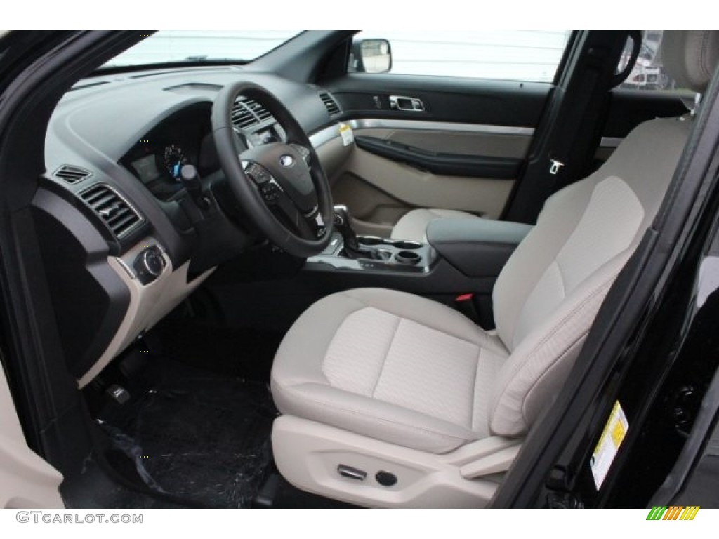 2018 Explorer FWD - Shadow Black / Medium Stone photo #14