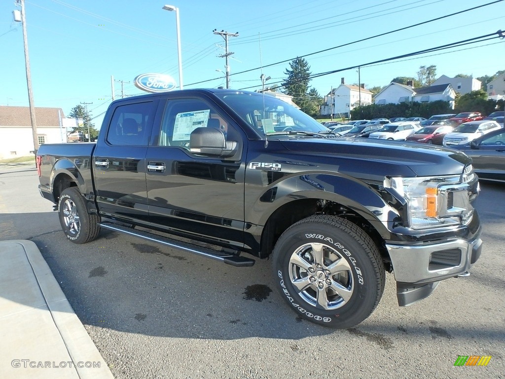 2018 F150 XLT SuperCrew 4x4 - Shadow Black / Earth Gray photo #3