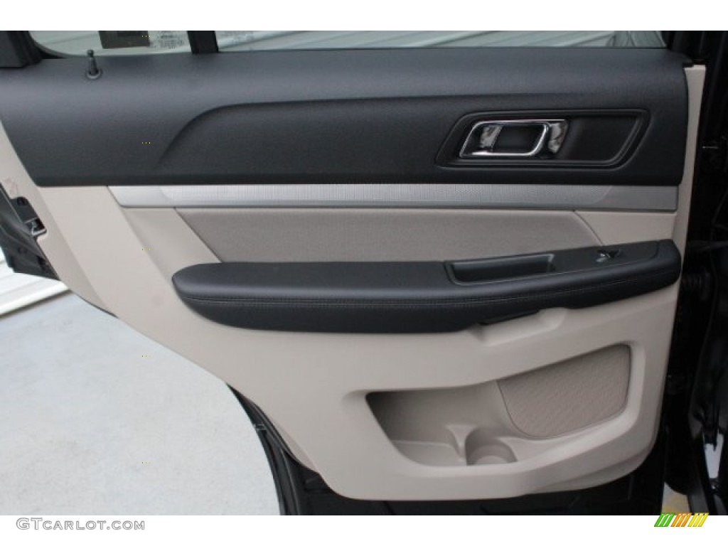 2018 Explorer FWD - Shadow Black / Medium Stone photo #22