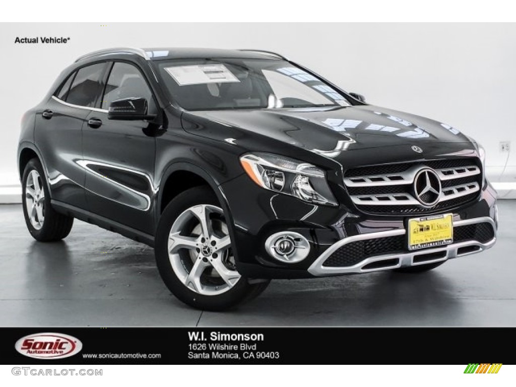 2019 GLA 250 - Night Black / Black photo #1