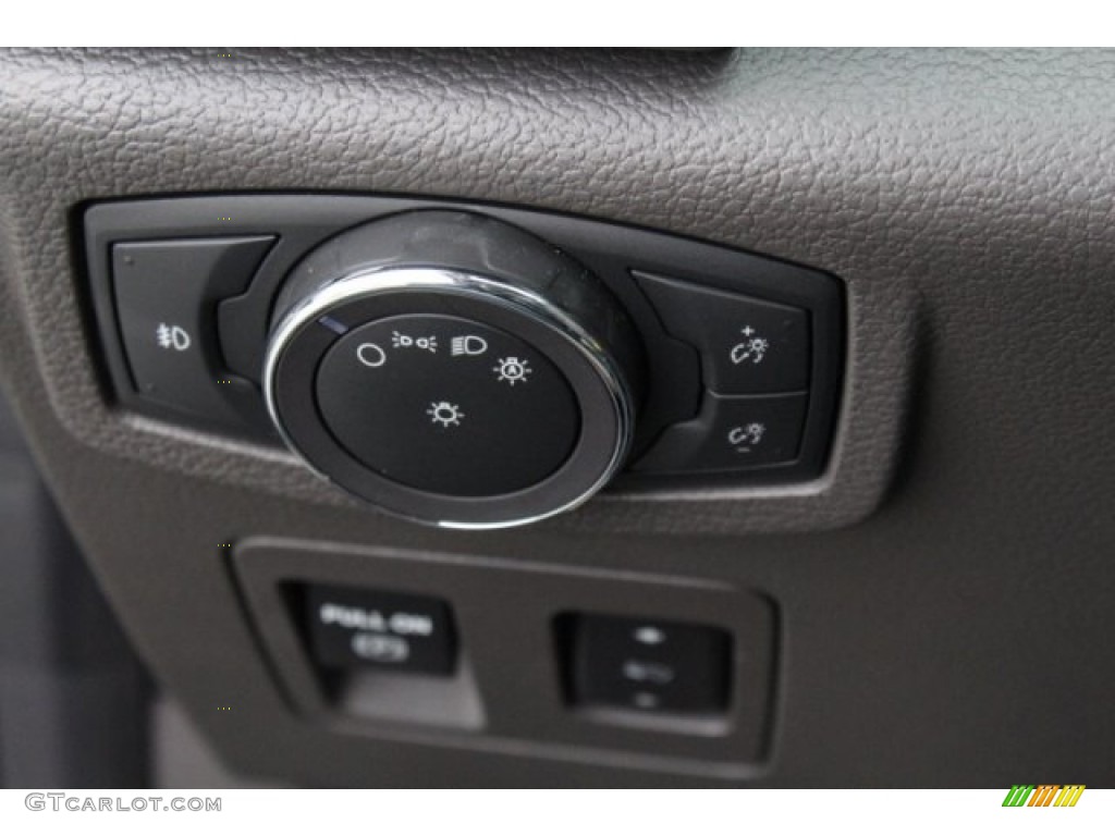 2018 Ford Expedition XLT Controls Photo #129960160
