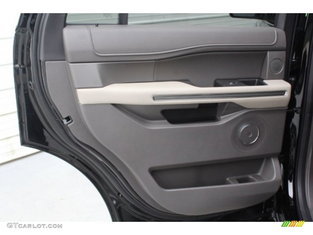 2018 Ford Expedition XLT Door Panel Photos
